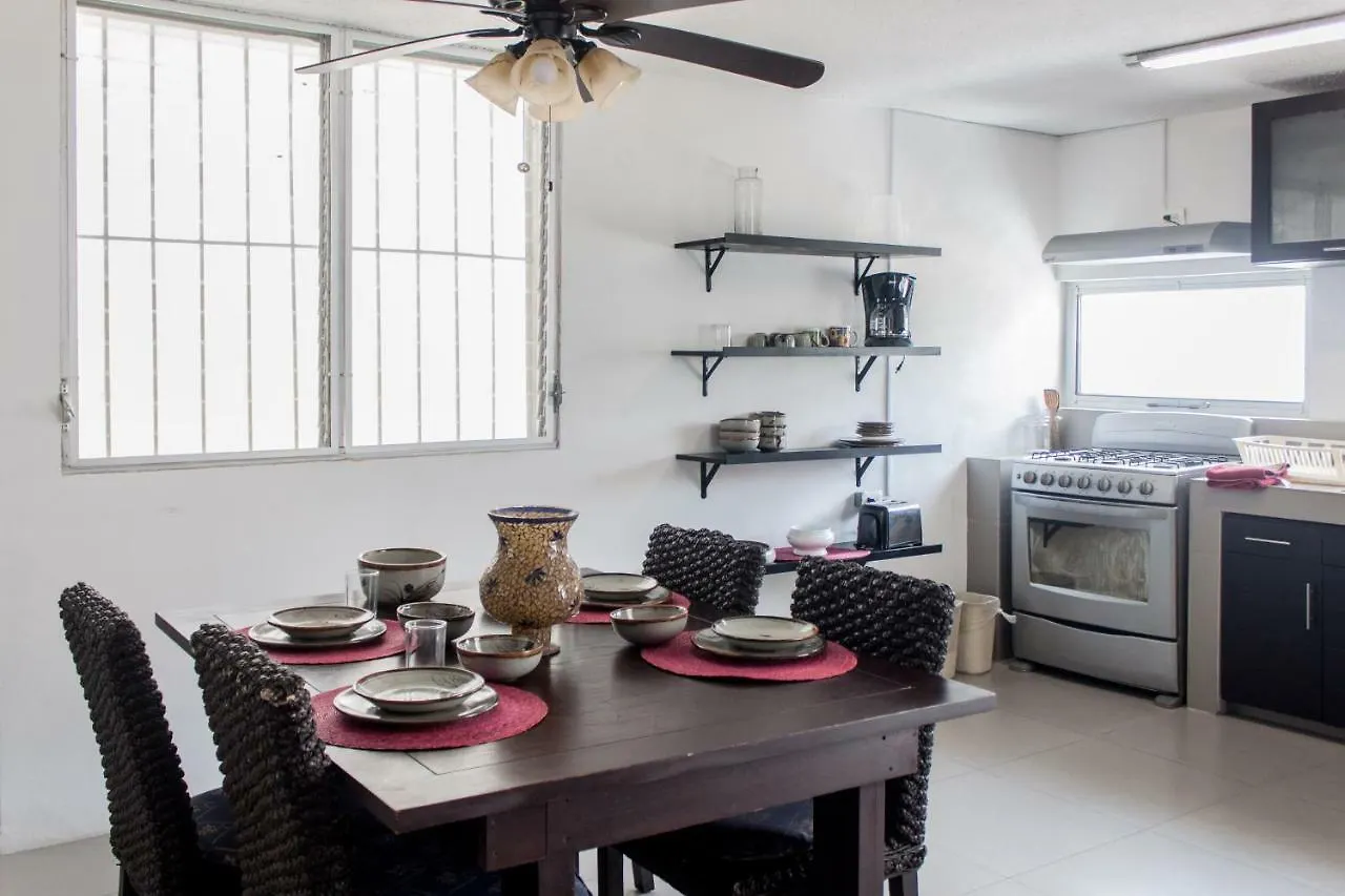 Whyz 4 You Private Rooms Puerto Morelos Hostel
